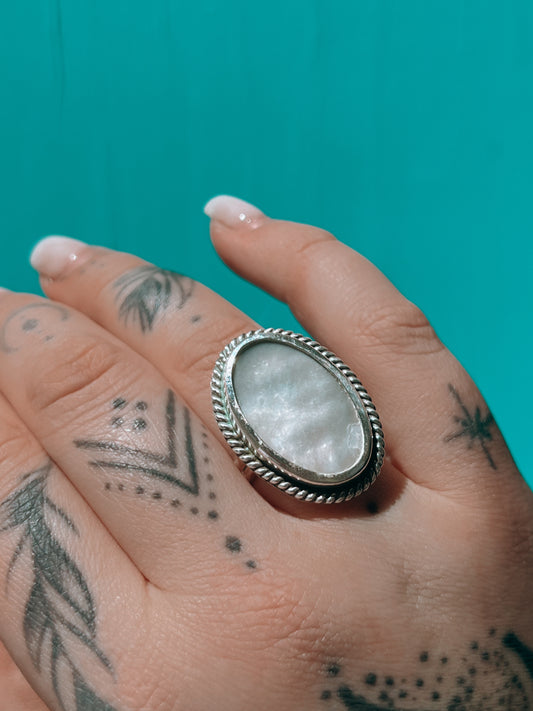 Mother of Pearl Ring (9.5)