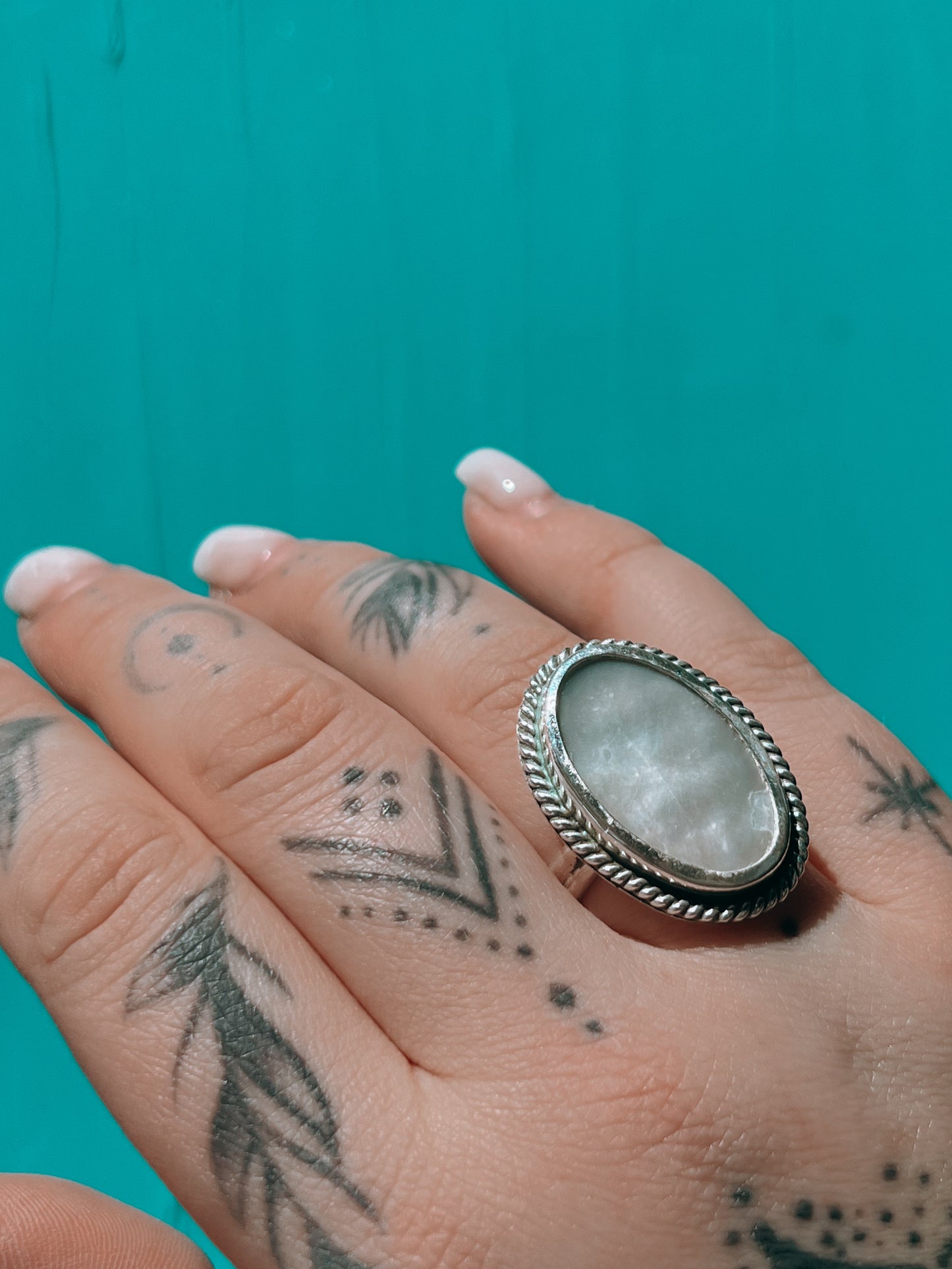 Mother of Pearl Ring (9.5)