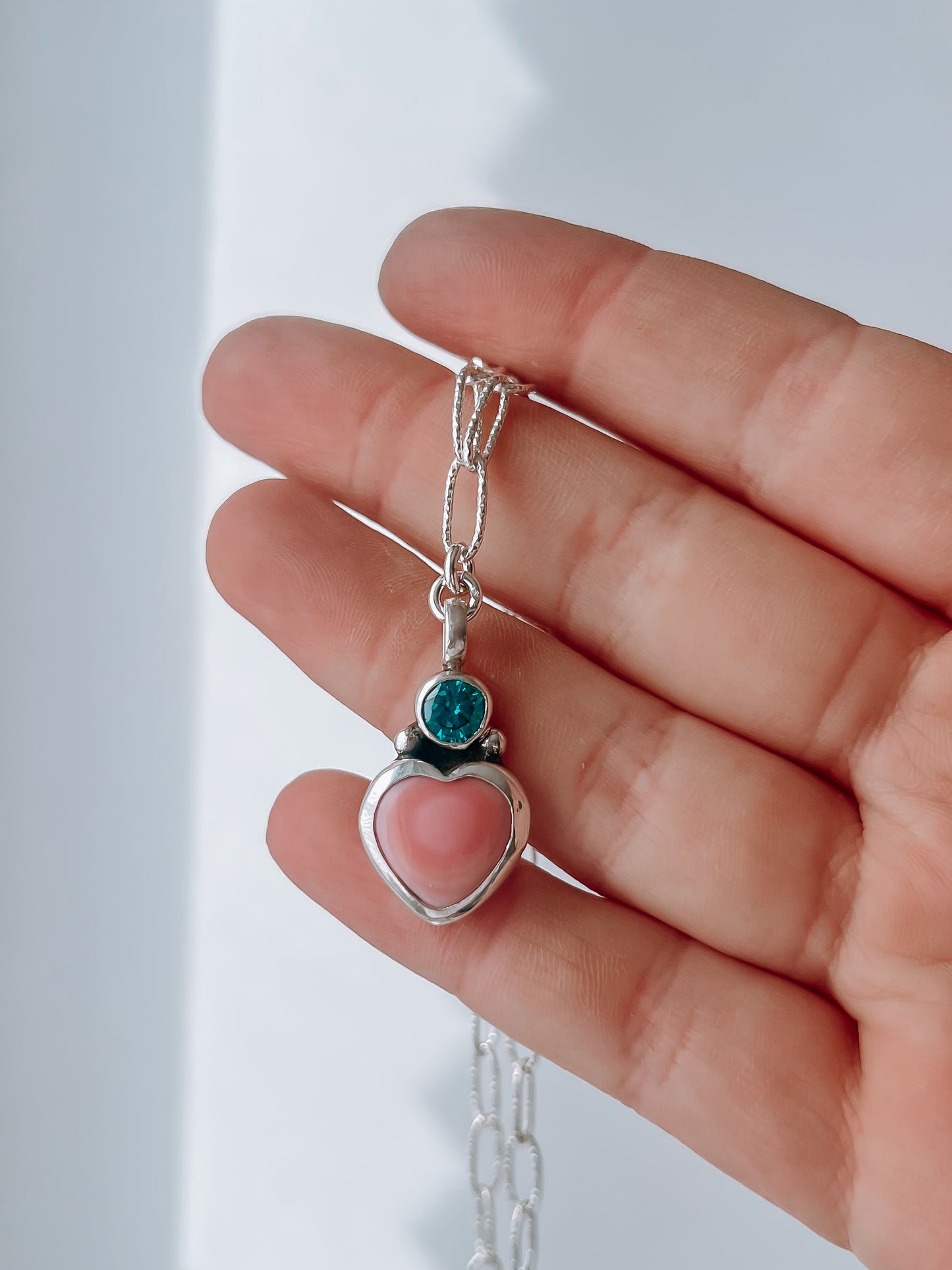 Queen Conch x CZ Heart Necklace