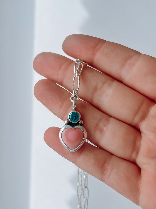 Queen Conch x CZ Heart Necklace