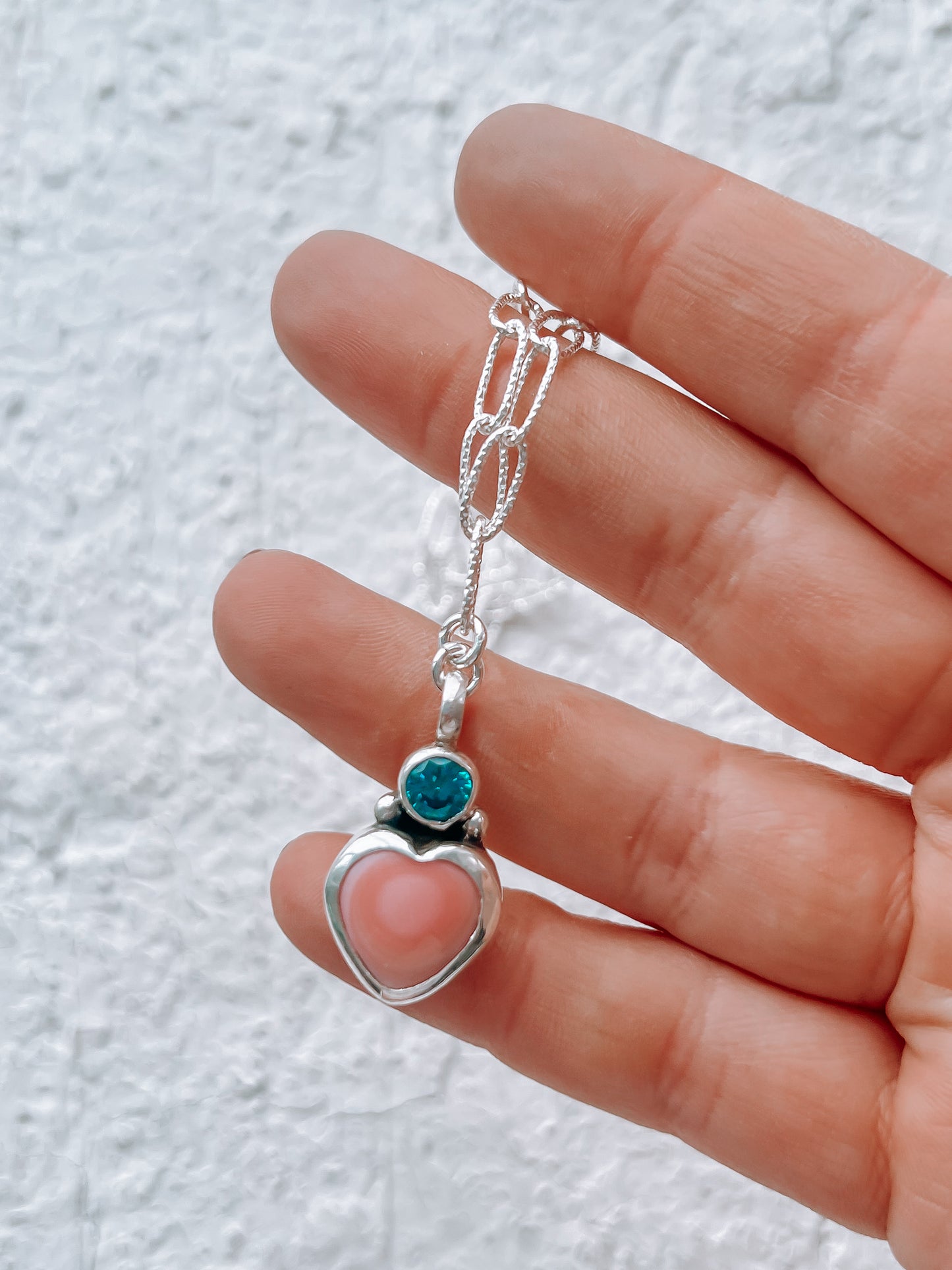 Queen Conch x CZ Heart Necklace